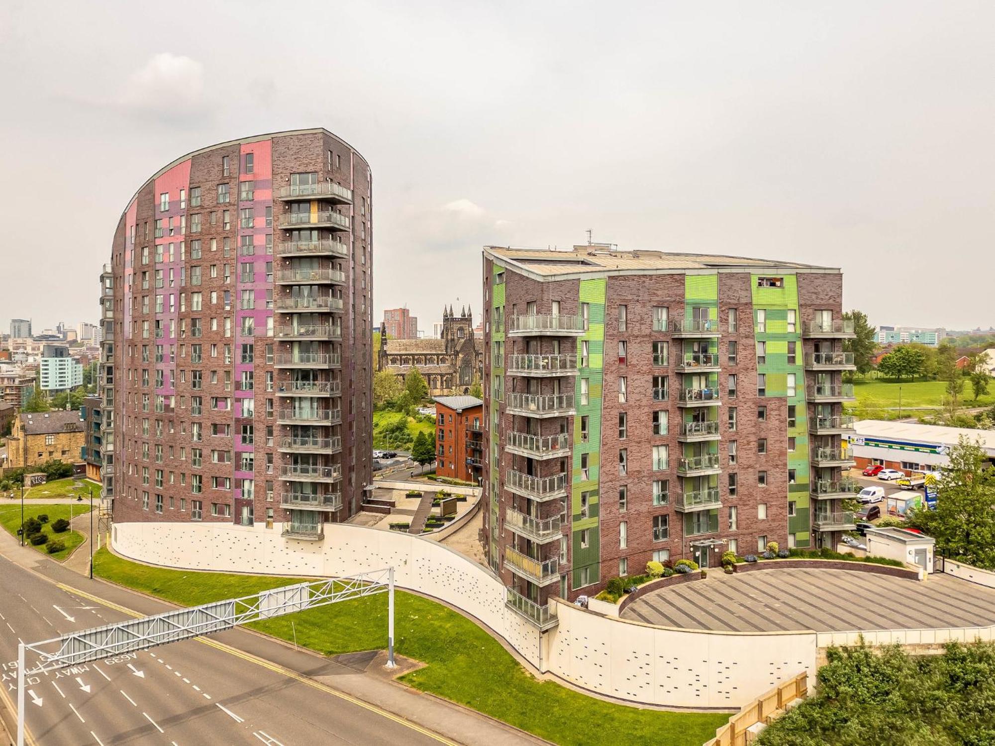 Avenues Apartment Leeds  Exterior photo